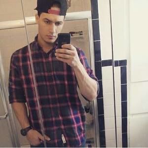 Meet your Posher, Omar